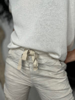Charger l'image dans la galerie, Pantalon magique Beige - EMMA
