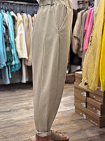 Charger l&#39;image dans la galerie, Pantalon PAOLINO Camel clair
