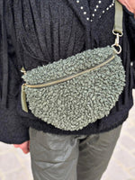 Charger l&#39;image dans la galerie, Sac banane bouclette MILA Kaki
