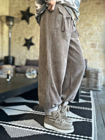 Charger l'image dans la galerie, Pantalon velours cotelé souple GASPARD Taupe
