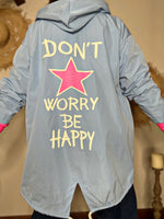 Charger l'image dans la galerie, Blouson léger BE HAPPY Bleu ciel
