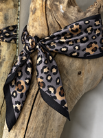 Charger l'image dans la galerie, Foulard 55
