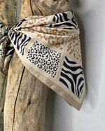 Charger l'image dans la galerie, Foulard 57
