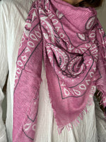 Charger l&#39;image dans la galerie, Foulard BANDANAS Rose malabar
