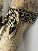 Charger l'image dans la galerie, Foulard 32
