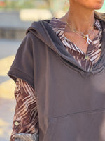 Charger l'image dans la galerie, Sweat sans manches VIKA Choco
