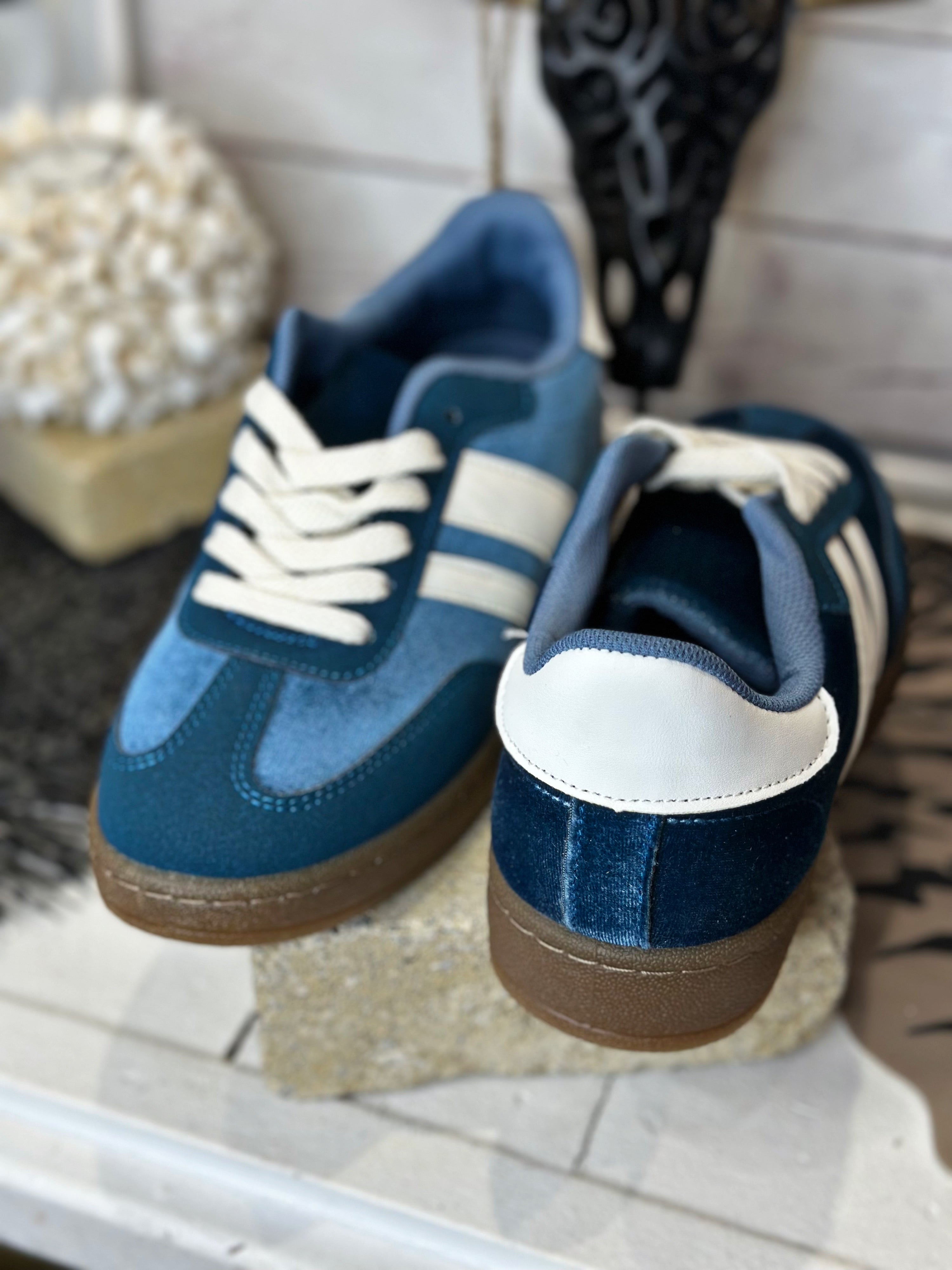 Baskets Bleu