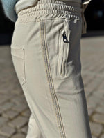 Charger l'image dans la galerie, Pantalon jogging MIKO Ecru taille élastiquée bandes pailletées
