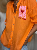Charger l'image dans la galerie, Chemise LOVE PEACE Orange

