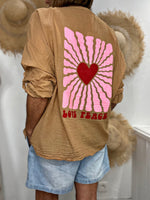 Charger l'image dans la galerie, Chemise LOVE PEACE Camel

