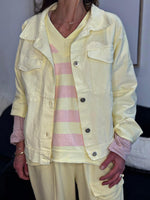 Charger l'image dans la galerie, Veste en jean jaune inscription rose - COTE D'AZUR
