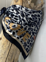 Charger l'image dans la galerie, Foulard 39
