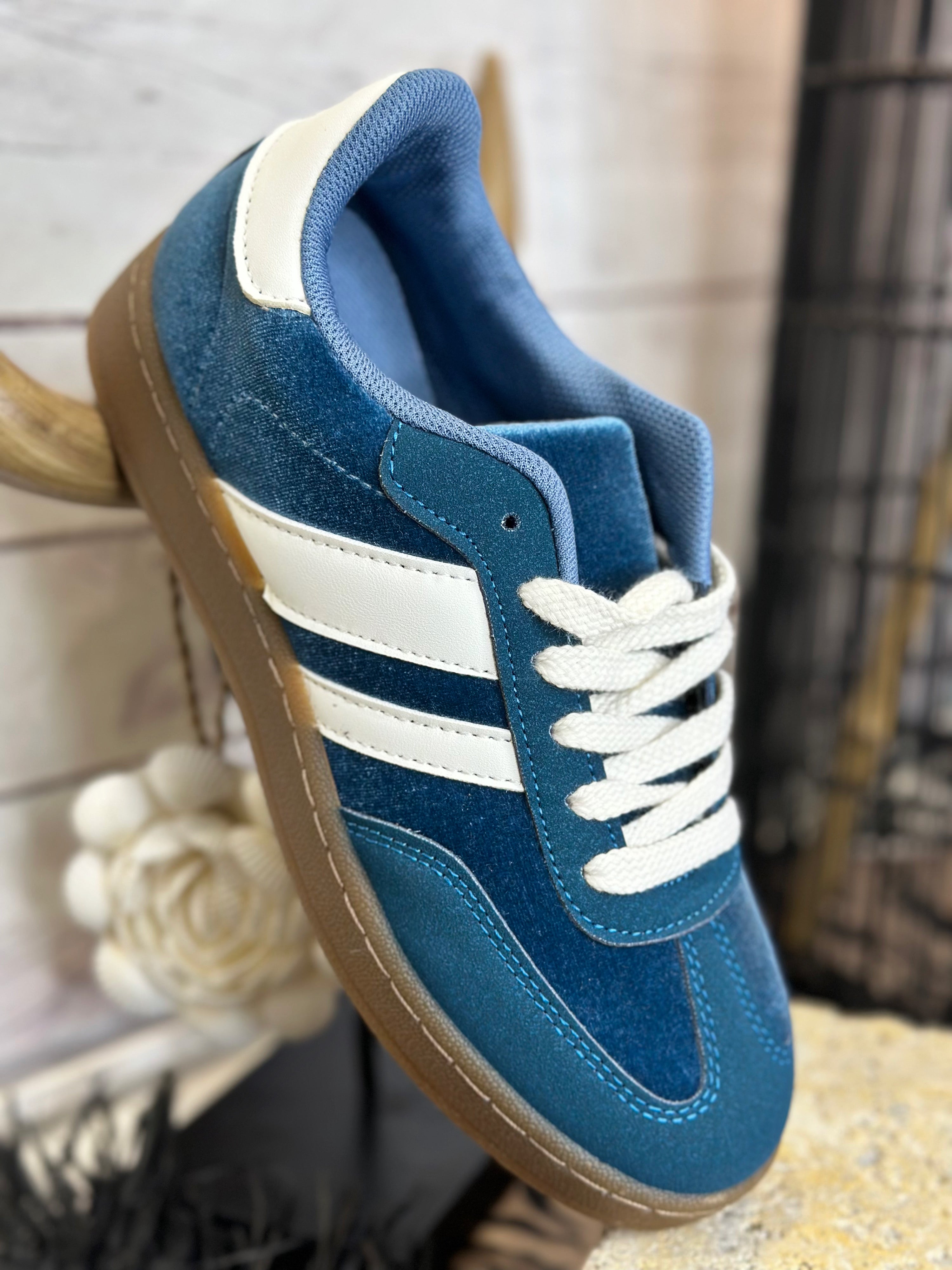 Baskets Bleu