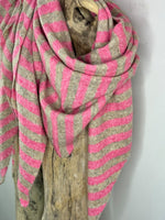 Charger l'image dans la galerie, Echarpe triangle NELIA Rose malabar/Beige
