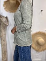 Charger l'image dans la galerie, T-shirt HELIA Kaki
