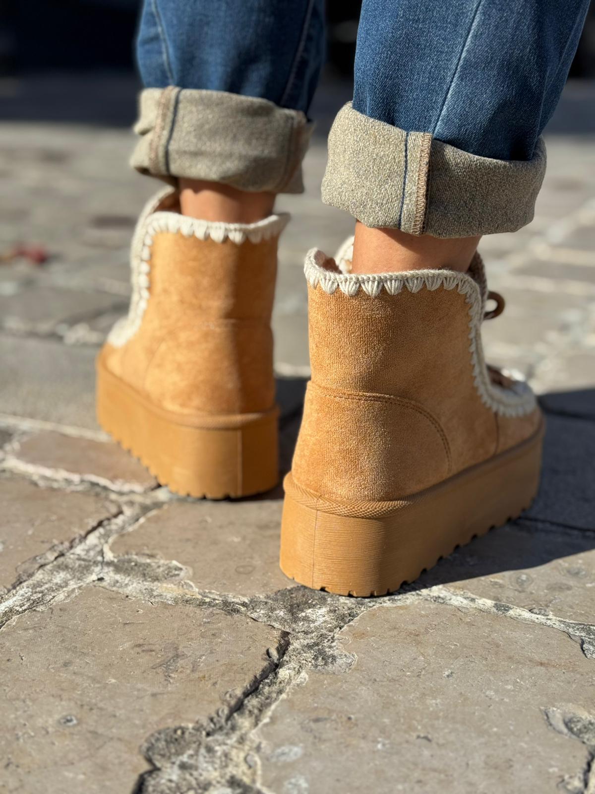 Boots ALMIRA Camel