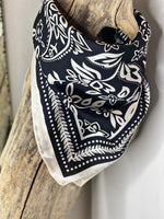 Charger l'image dans la galerie, Foulard 25
