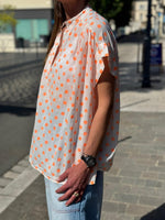Charger l'image dans la galerie, Blouse Lait à pois orange - AUREA
