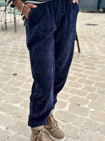 Charger l'image dans la galerie, Pantalon velours cotelé souple LEON Marine

