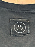 Charger l&#39;image dans la galerie, Tee shirt SMILE Noir
