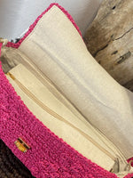 Charger l'image dans la galerie, Sac paille Fuchsia rabat chaîne - ZYRA
