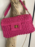 Charger l'image dans la galerie, Sac paille Fuchsia rabat chaîne - ZYRA
