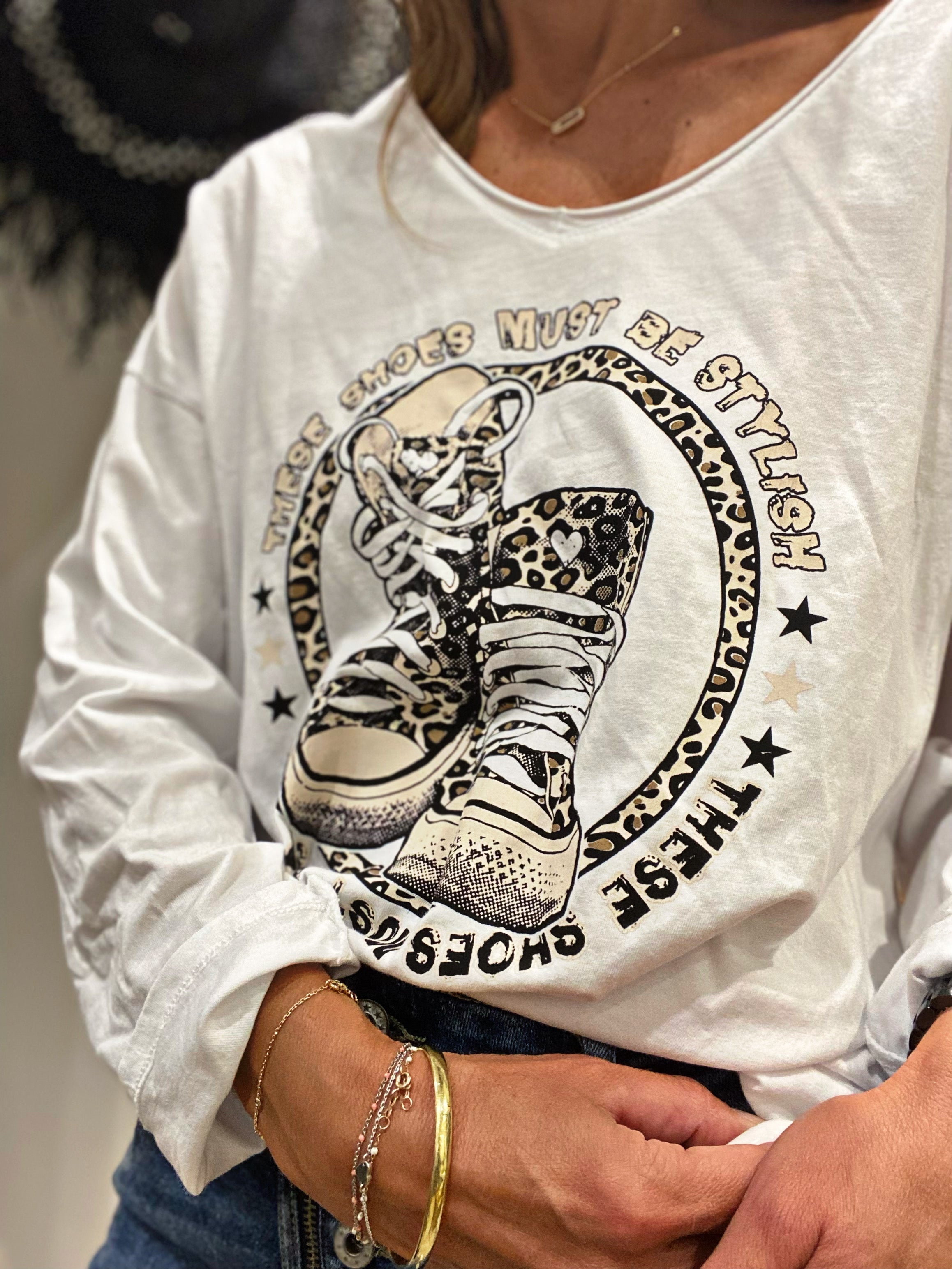 Tee shirt THESE SHOES MUST BE STYLISH Blanc