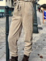 Charger l'image dans la galerie, Pantalon velours cotelé souple LEON Beige clair
