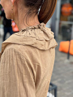 Charger l&#39;image dans la galerie, Blouse SERENA Camel
