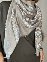 Charger l&#39;image dans la galerie, Foulard BANDANAS Taupe
