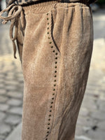 Charger l'image dans la galerie, Pantalon velours cotelé souple LEON Beige foncé

