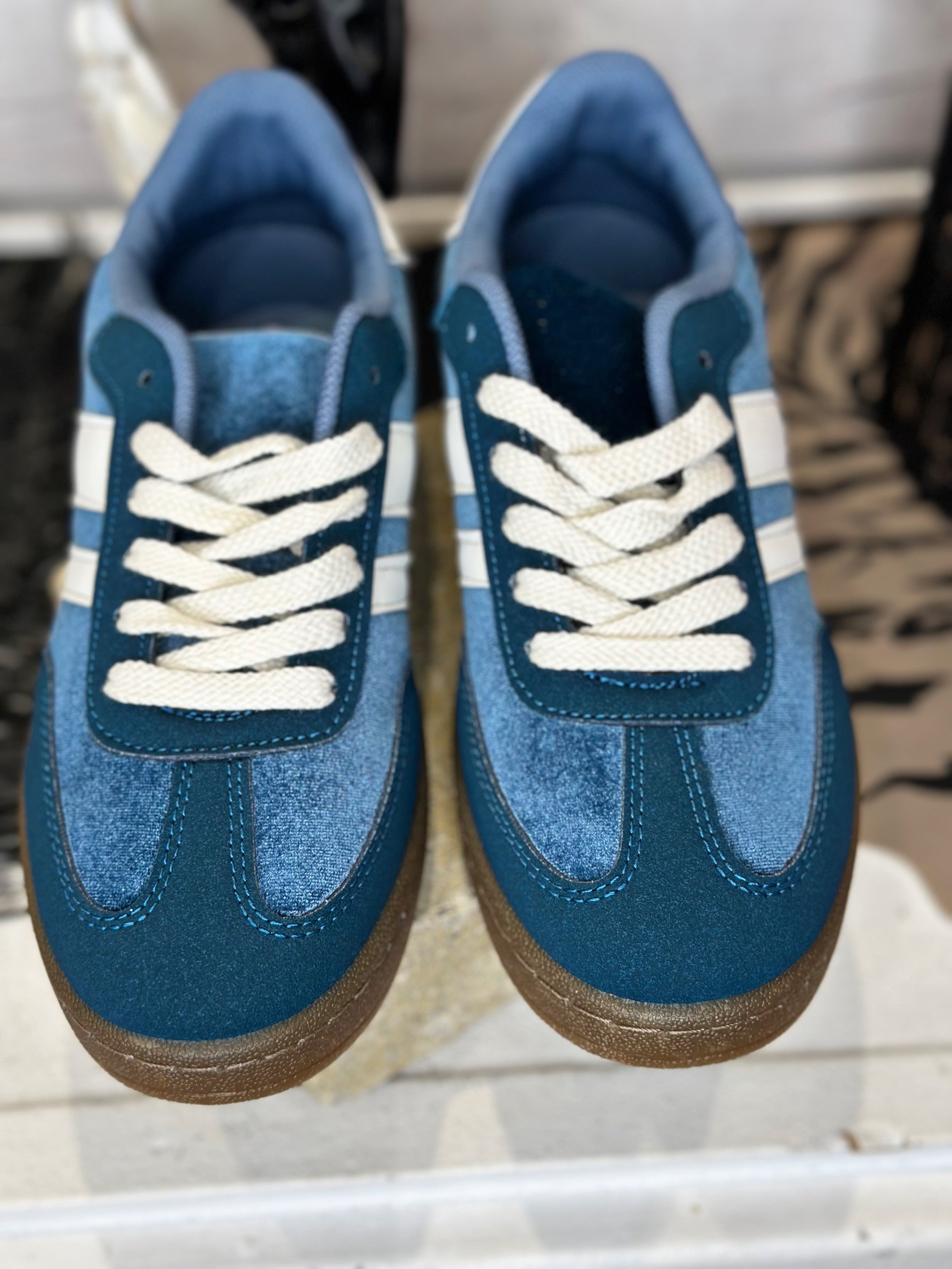 Baskets Bleu