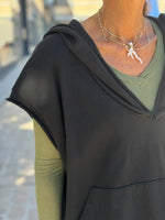 Charger l'image dans la galerie, Sweat sans manches VIKA Noir
