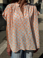 Charger l'image dans la galerie, Blouse Lait à pois orange - AUREA
