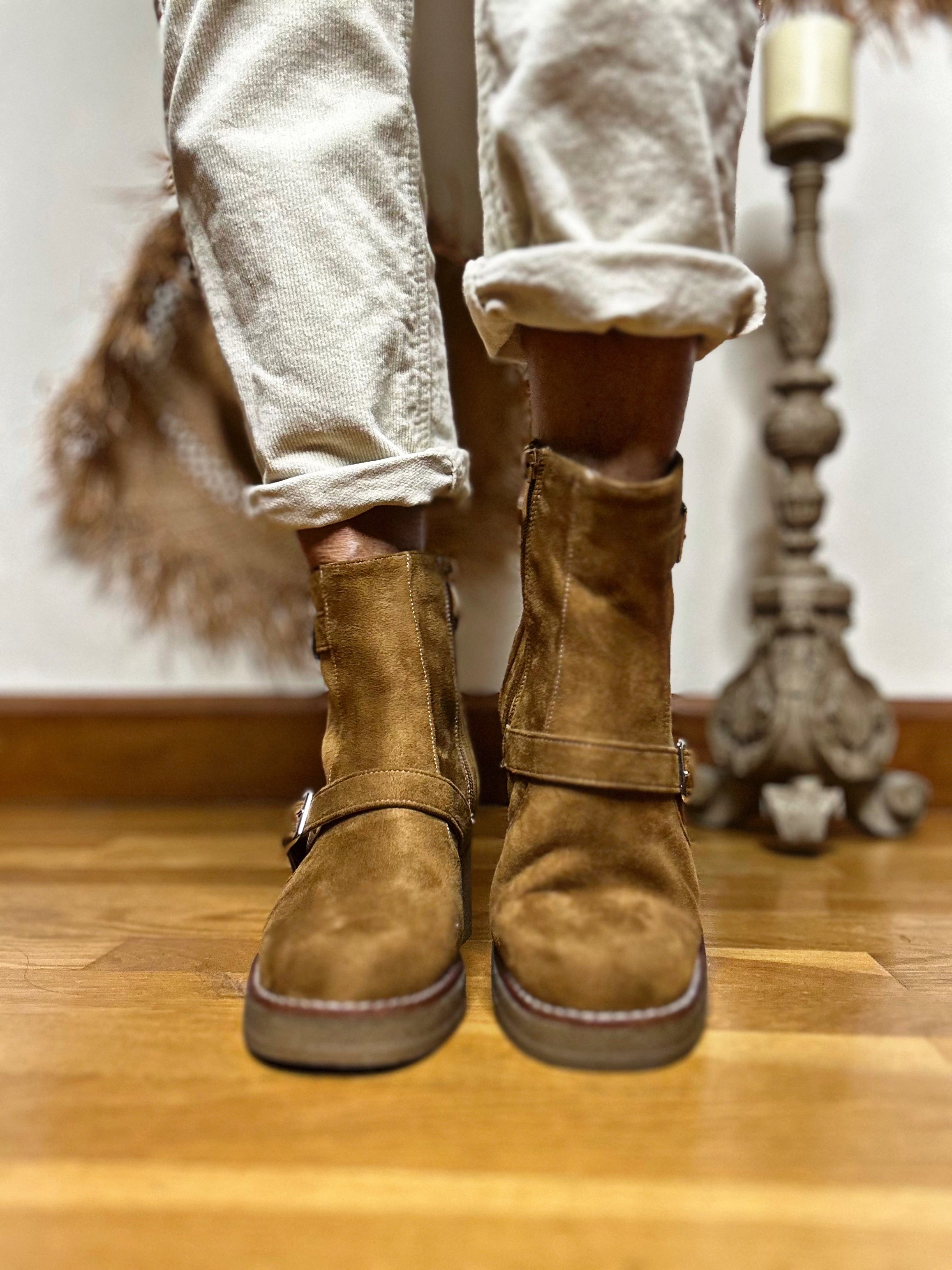 Boots PIA Camel