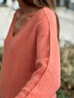 Charger l&#39;image dans la galerie, Pull doux TAO Corail

