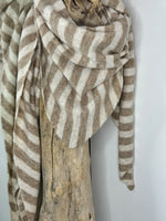 Load image into Gallery viewer, NELIA Beige/Ecru triangle scarf

