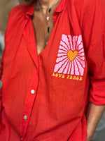 Charger l'image dans la galerie, Chemise LOVE PEACE Rouge
