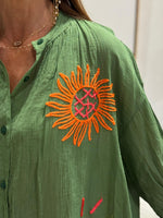 Charger l'image dans la galerie, Chemise Vert brodée AZUREA
