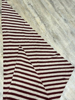 Charger l'image dans la galerie, Echarpe triangle NELIA Bordeaux/Beige
