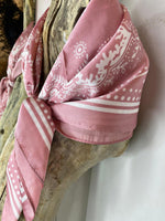 Charger l&#39;image dans la galerie, Foulard 22
