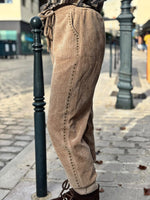 Charger l'image dans la galerie, Pantalon velours cotelé souple LEON Beige foncé
