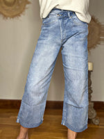 Charger l'image dans la galerie, Jeans TILIO Bleu clair (Modèle ZOE chez Place du Jour)
