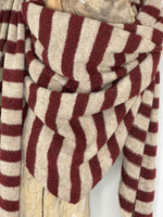 Charger l'image dans la galerie, Echarpe triangle NELIA Bordeaux/Beige
