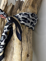 Charger l'image dans la galerie, Foulard 39
