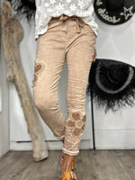 Charger l'image dans la galerie, Pantalon magique Camel - EMMA
