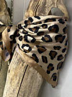 Charger l'image dans la galerie, Foulard 38
