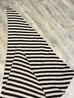 Charger l'image dans la galerie, Echarpe triangle NELIA Choco/Beige
