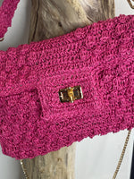 Charger l'image dans la galerie, Sac paille Fuchsia rabat chaîne - ZYRA
