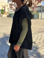 Charger l'image dans la galerie, Sweat sans manches VIKA Noir
